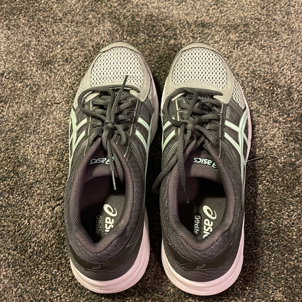 ASICS tennis shoes